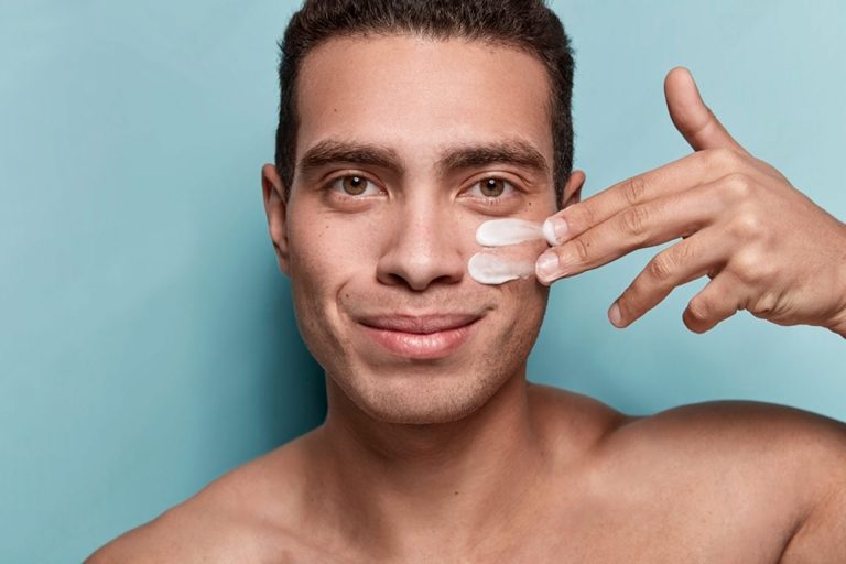 Esenciales de cuidado de la piel para hombres